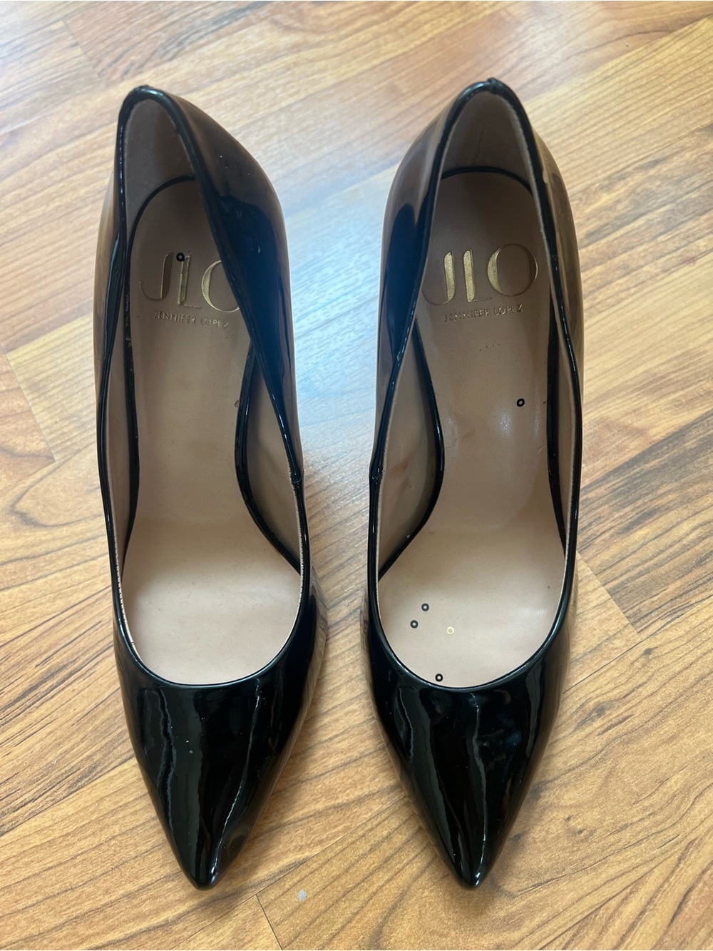 Jennifer Lopez Black Patent Pointed Toe Stiletto Heels - Picture 2 of 4